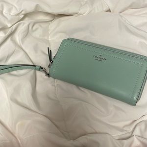 FINAL MARKDOWN Kate Spade wallet EUC